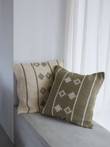 ハンドメイドクッションカバー COLOR OR BHUTAN オフホワイト/オリーブ