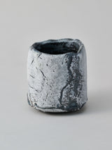 林友加 志野湯呑 A (黒グレー・縦)