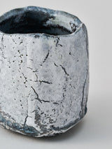 林友加 志野湯呑 A (黒グレー・縦)