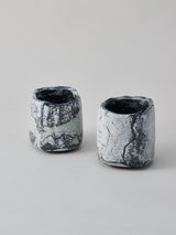 林友加 志野湯呑 A (黒グレー・縦)