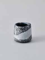 林友加 志野ぐい呑み C(黒グレ-・横)木箱付き