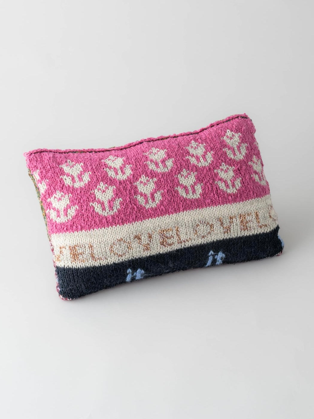 LOVE IT ONCE MORE リボン柄クッション LOVE it ONCE MORE｜Handmade Knit Pillow Cushion ハンドメイドニット