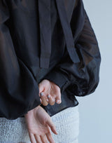 OMOCHI SHOULDER BLOUSE / Black シアーブラウス