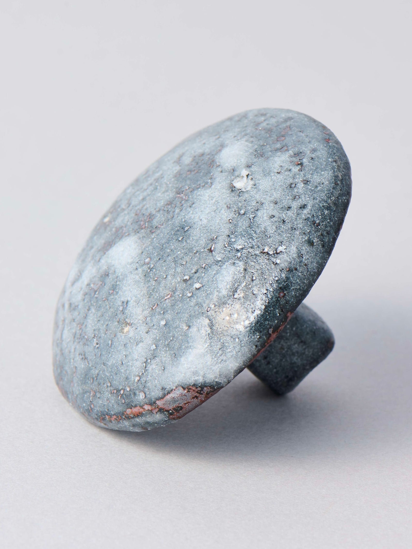 小林潤呼　陶器 小林潤呼 陶器 林友加 志野小壺 b（横縞） – Numero CLOSET