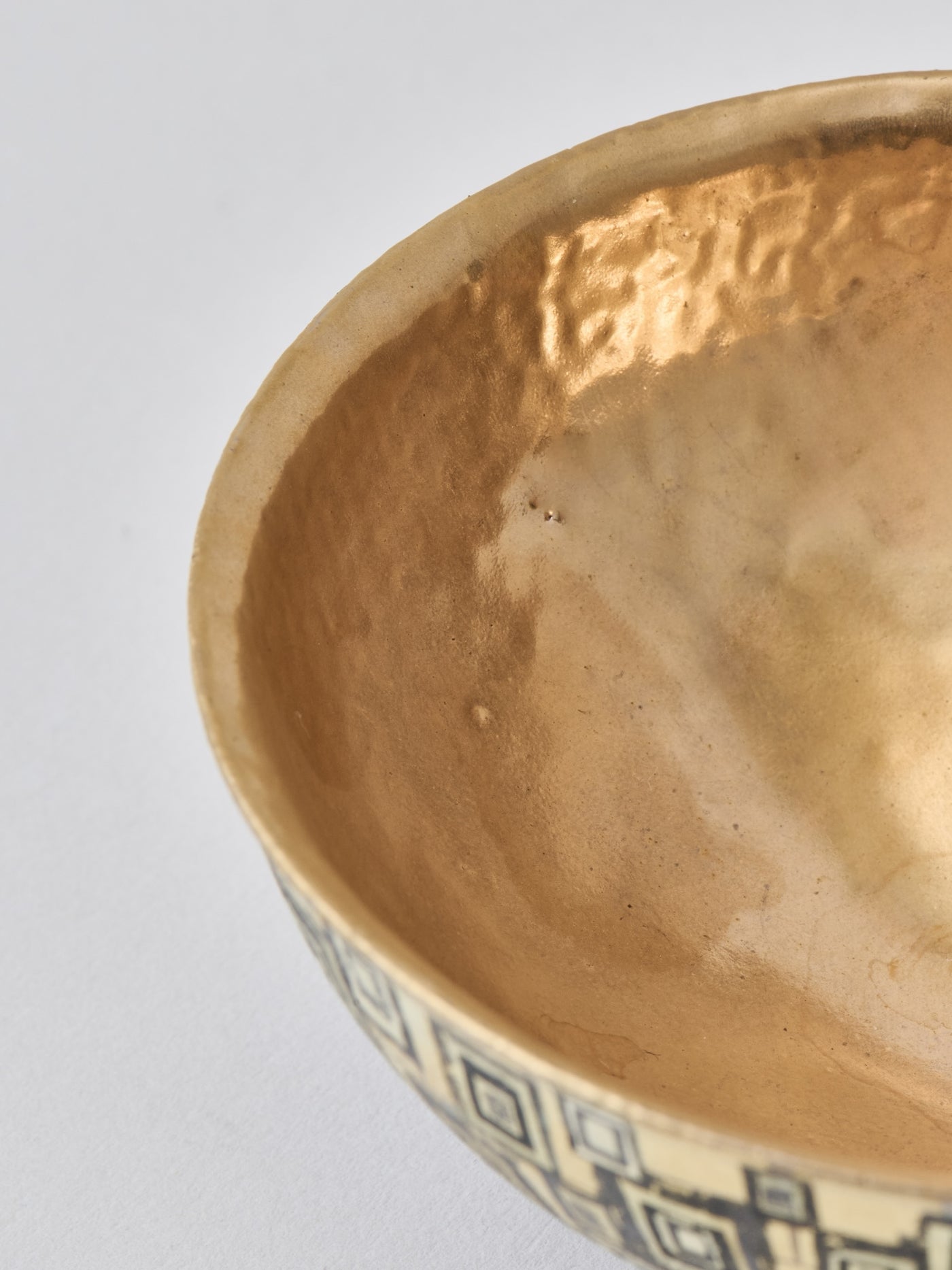 高橋朋子 《銹刻彩酒盃 玄の月》（T9） – Numero CLOSET