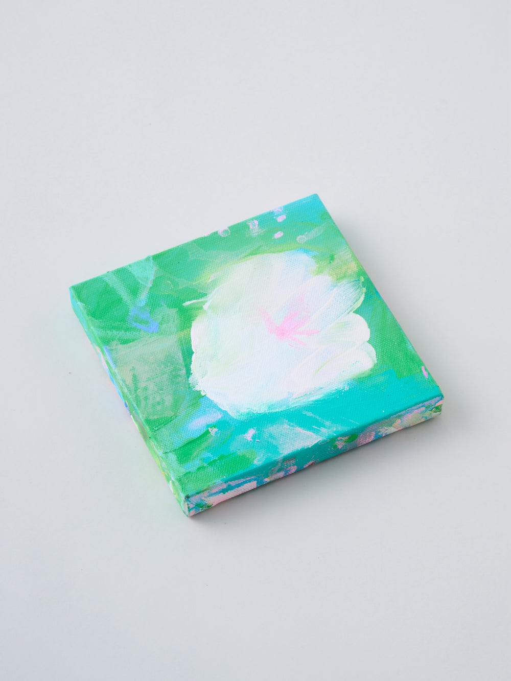 山崎美弥子のアート作品 Hele i ke ao pule ／Noa｜Numero TOKYO