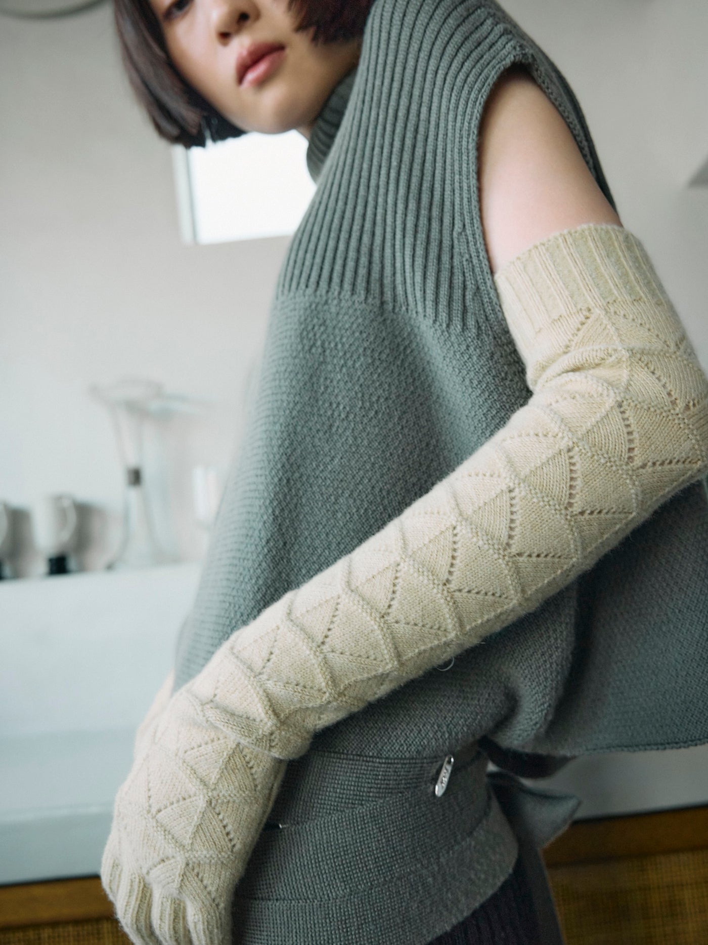 JUUKIFF（ジューキフ LACE GLOVES IN WOOL ウールレースニット