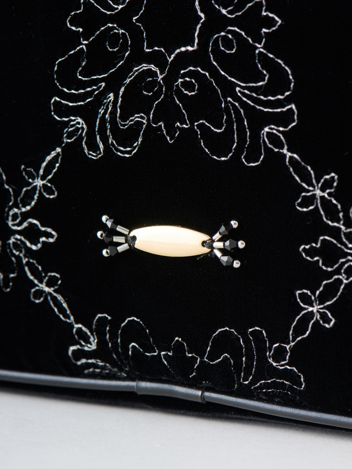 tanakadaisuke ベルベット ハンドバッグ 刺繍 箱付き