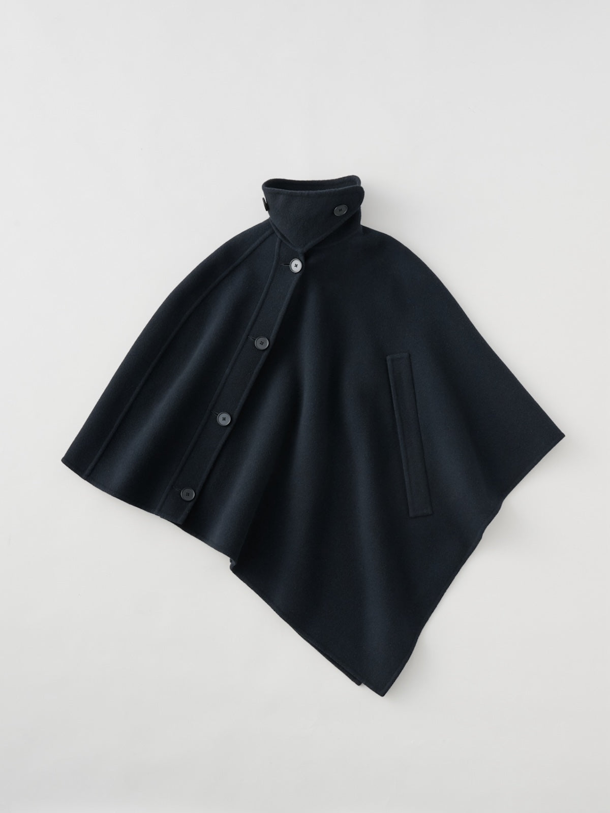 TĔLOPLAN（テーロプラン）Timon Cape／ アシメトリーケープ マント
