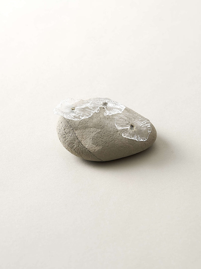 深川瑞恵 石とガラスのオブジェ ＜stone to burgeon（芽ぶく石）＞ 2