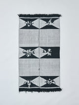 ハンドメイドブランケット WEARABLE BLANKET AKU  ブラック・ホワイト