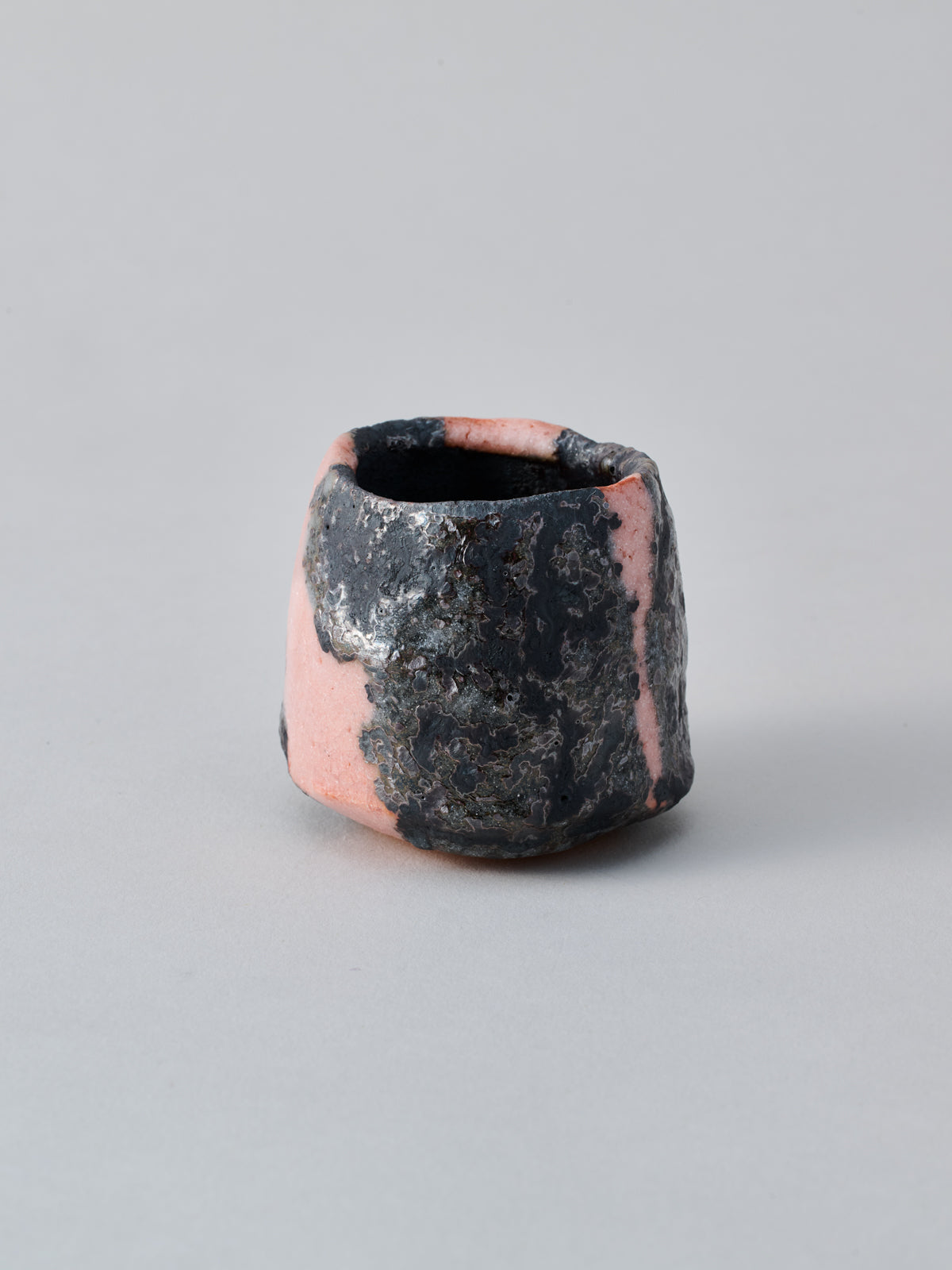 ♥絵志野　ぐい呑み　桐箱付き　⑯　志野　ぐい飲み　骨董品 楽天市場】志野 ぐい呑みの通販