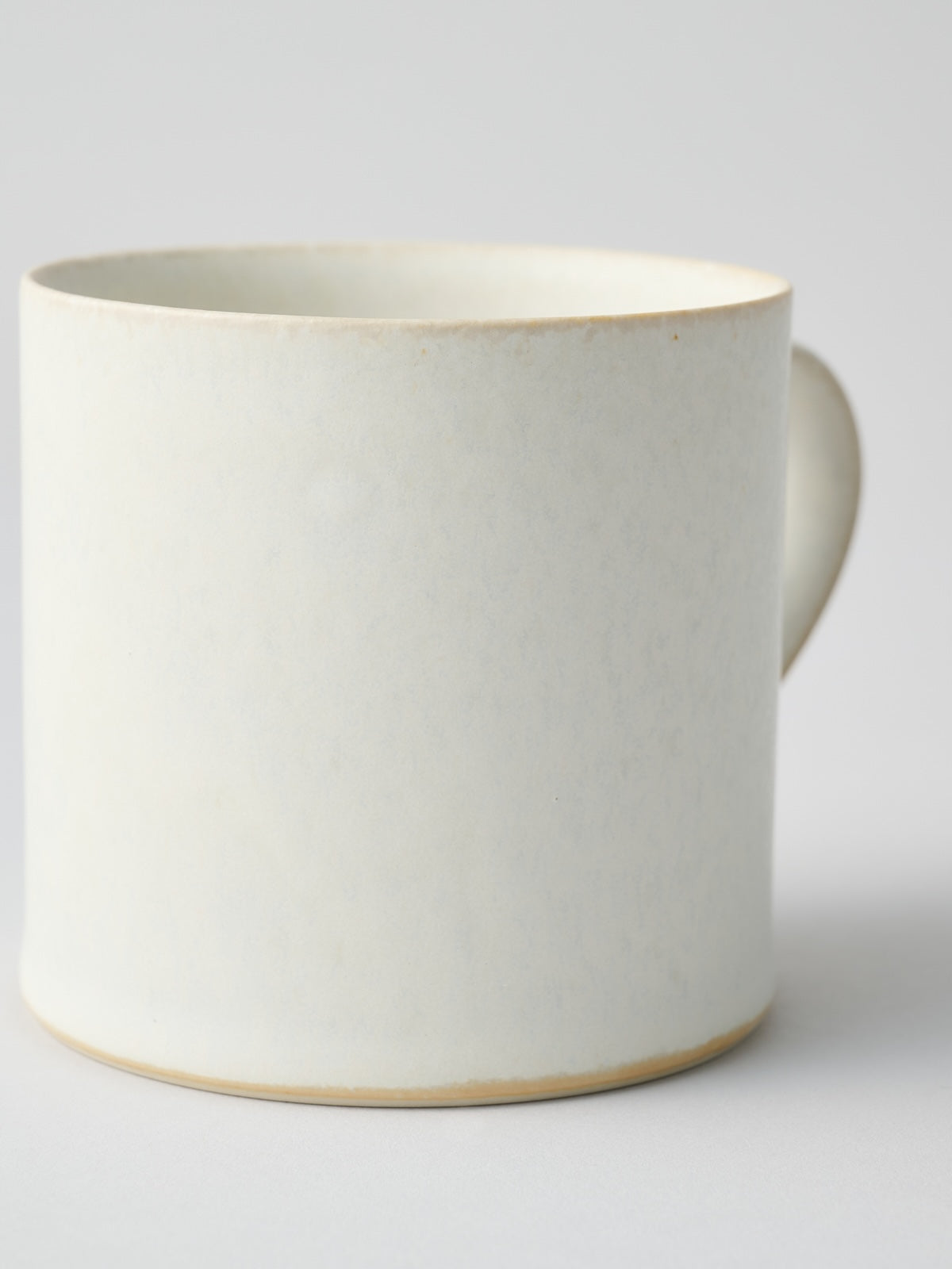 【新品・未使用】安藤 由香　Yuka Ando マグカップ 陶器 サインあり YUKA ANDO 安藤由香 マグカップ 2個セット（ホワイト）5 – Numero CLOSET