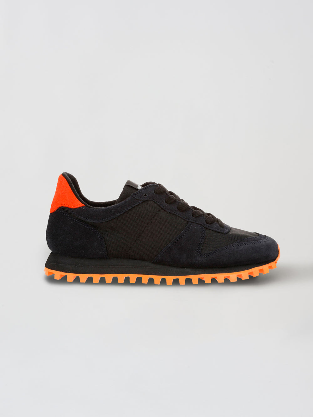 NOVESTA（ノヴェスタ）MARATHON TRAIL D.NAVY/ORANGE/スニーカー