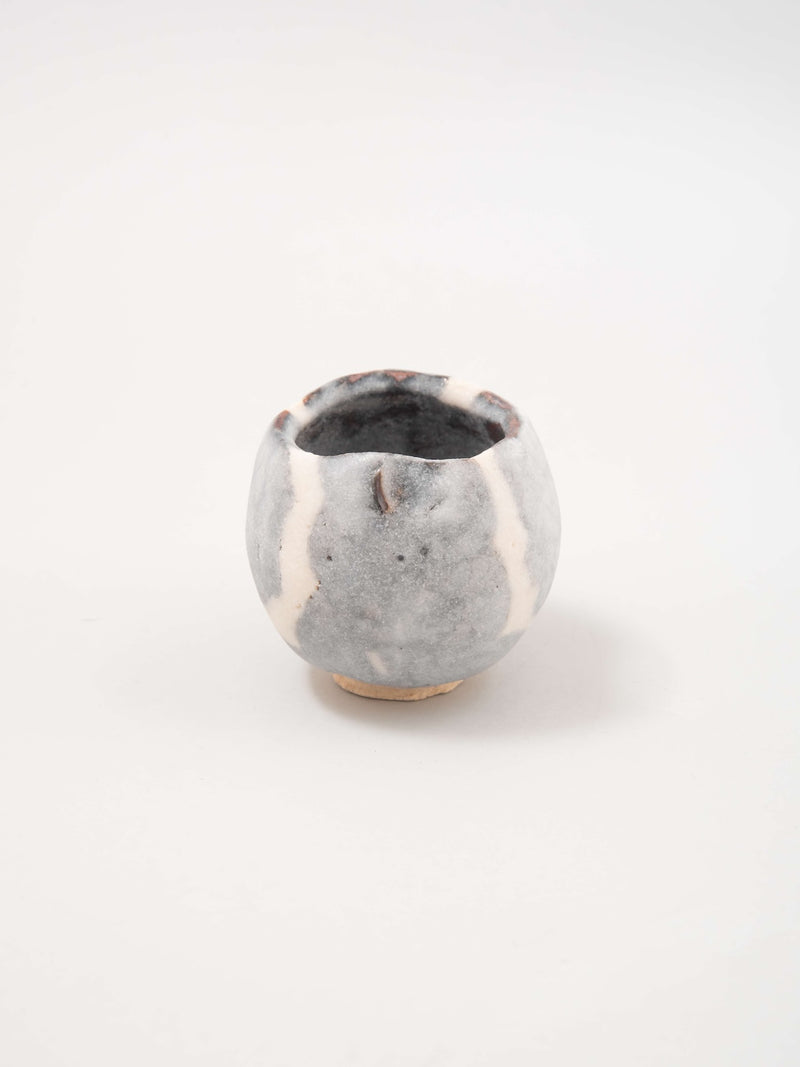 志野　ぐい呑み　林友加　モダンな作品 林友加 志野ぐい呑み（白グレー丸）木箱付き 5 – Numero CLOSET