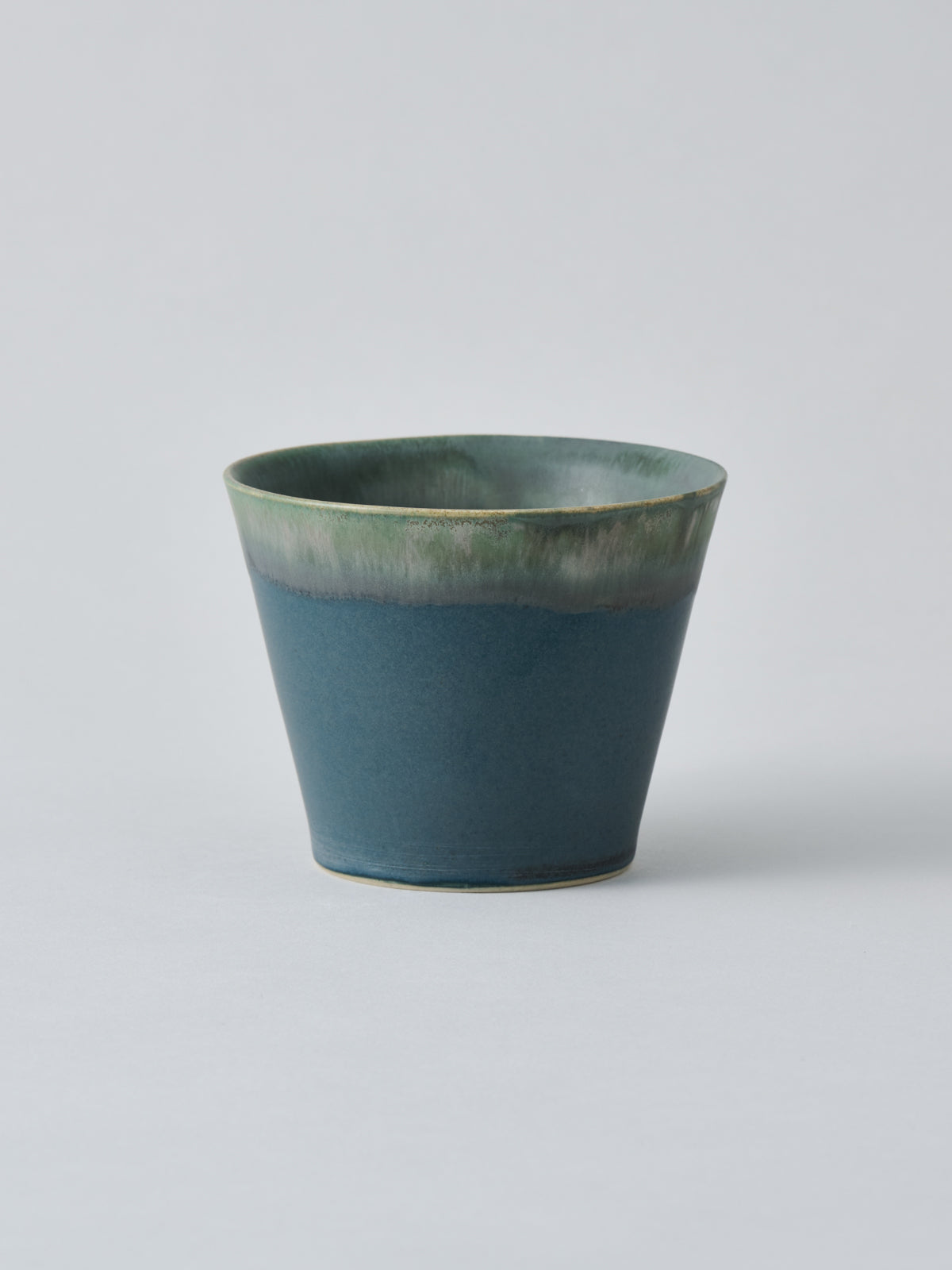 【新品・未使用】安藤 由香　Yuka Ando マグカップ 陶器 サインあり YUKA ANDO 安藤由香 マグカップ（ネイビー）3 – Numero CLOSET