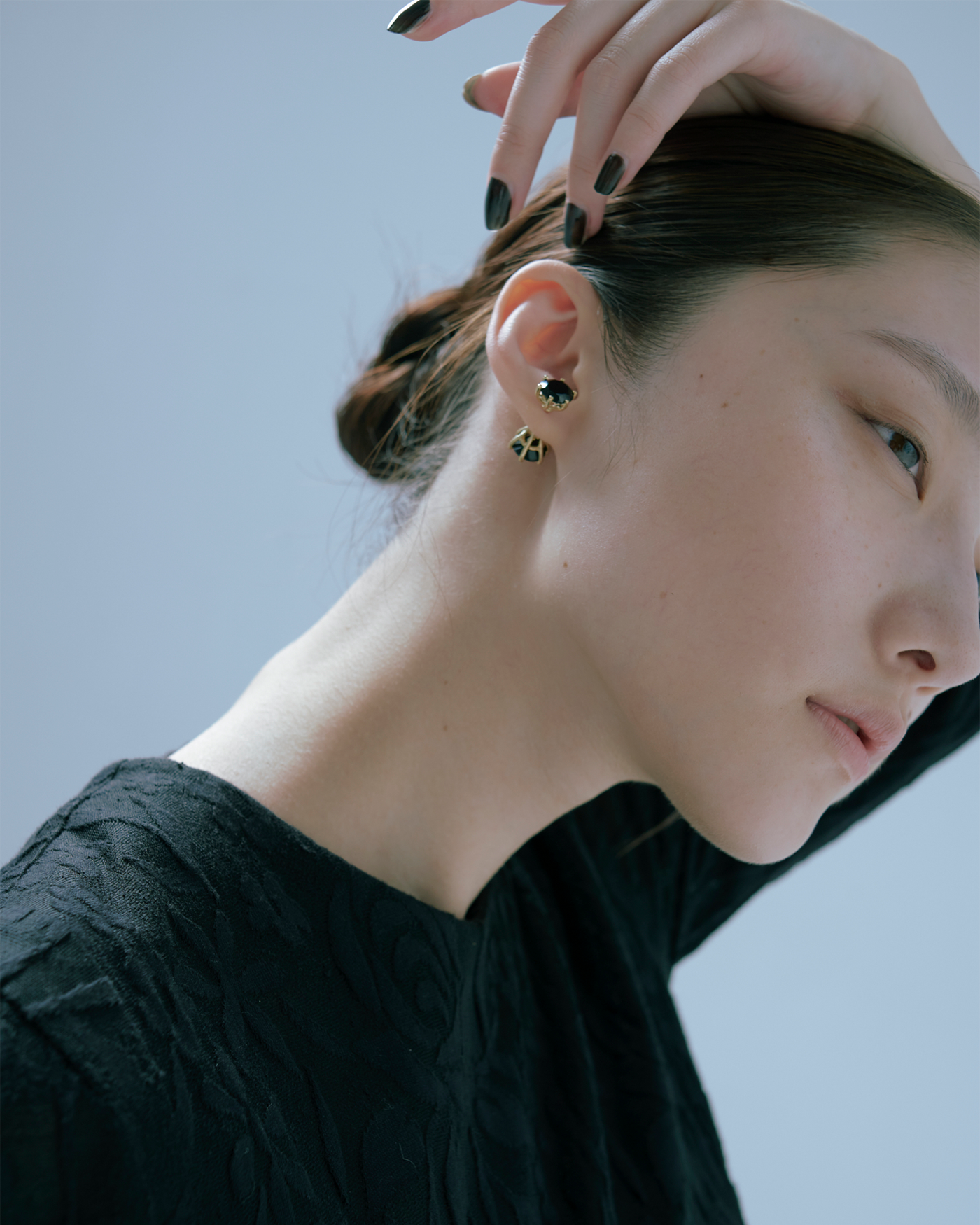 Large Black Piercing – Numero CLOSET