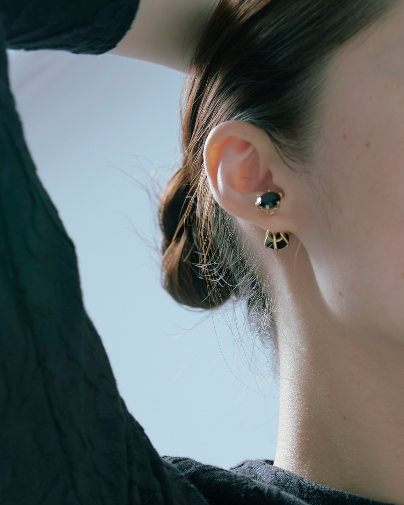 Large Black Piercing – Numero CLOSET